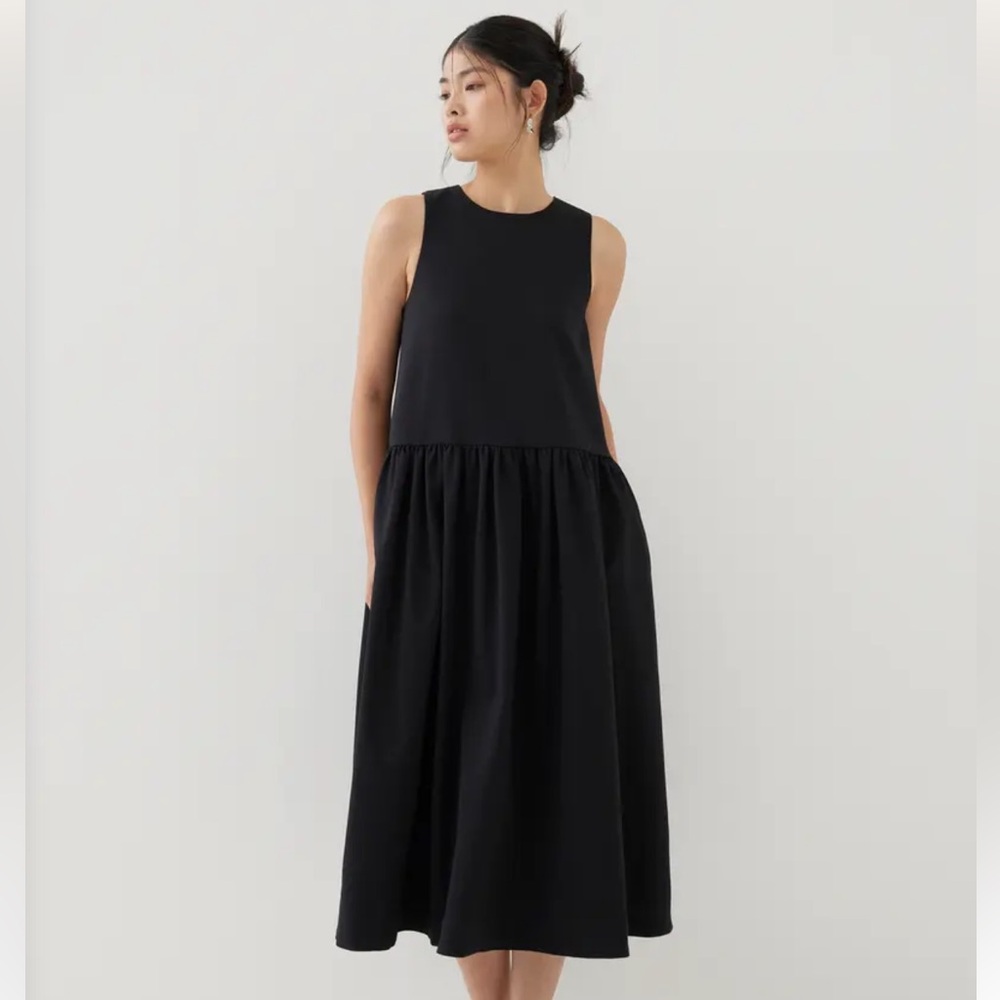 Sleeveless Black Maxi Dress with Gathered Skirt